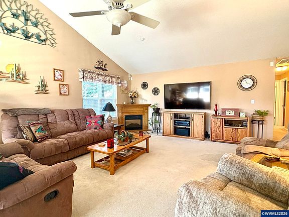 4th image of 683 Griffin Dr