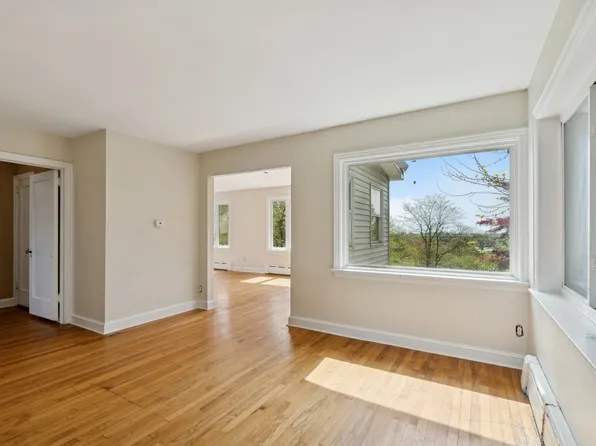 1197 Todt Hill Road image 3 of 8