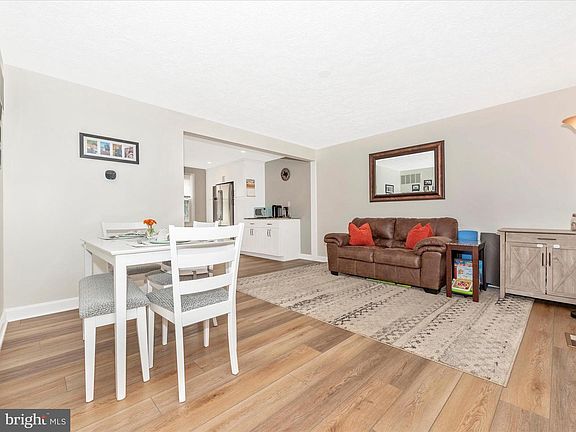 5th image of 5689 Pebble Dr