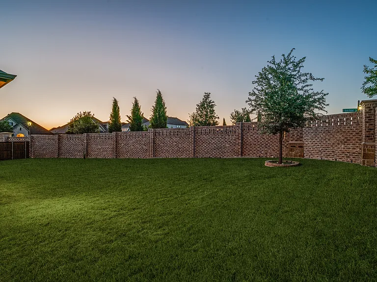 3128 Lexington Dr — Photo 8