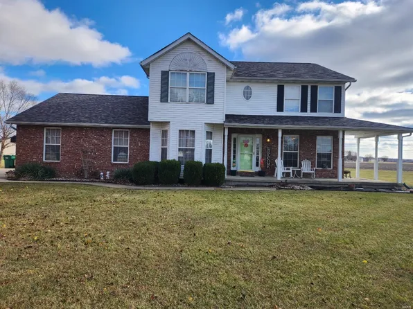 13500 Mehgan Ln, Highland, IL 62249