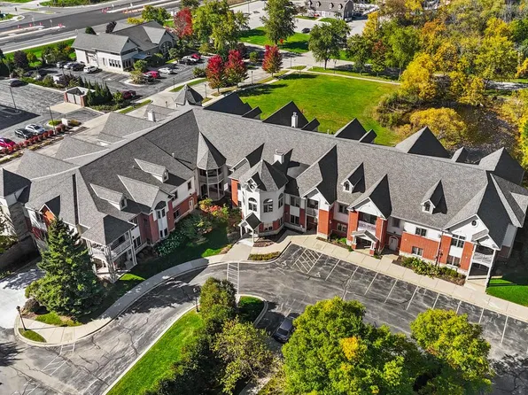 17490 Crest Hill DRIVE #10, Brookfield, WI 53045