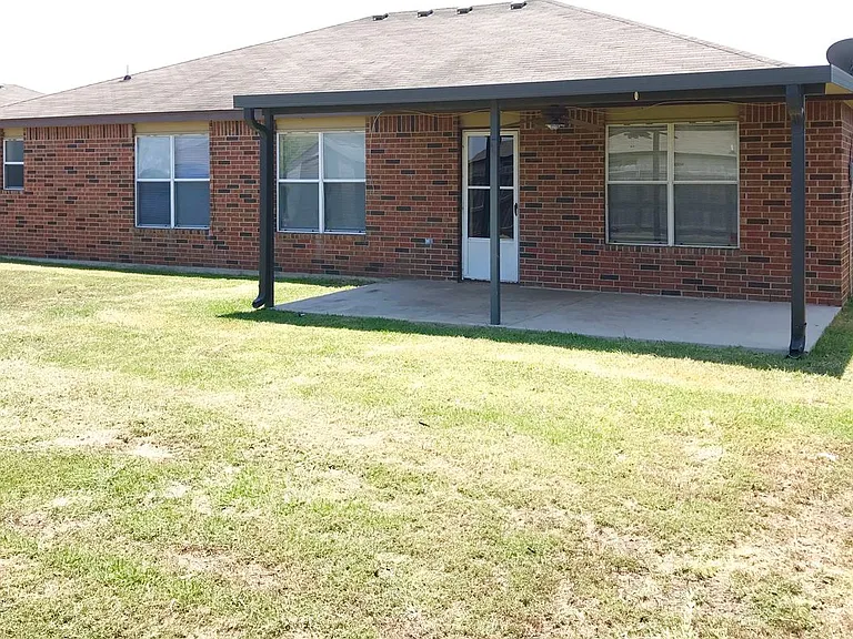 3401 Driftwood Dr — Photo 19