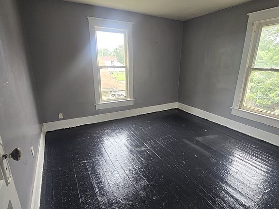 3rd image of 542 Orena Ave
