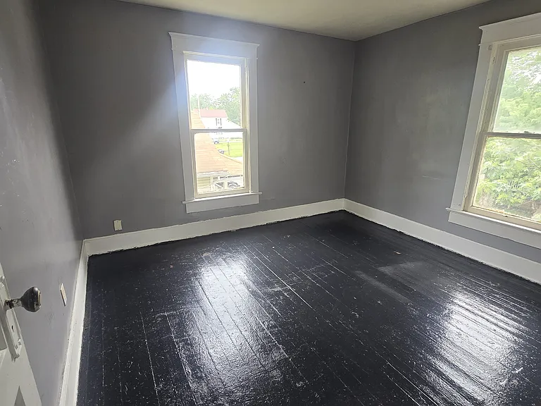 542 Orena Ave — Photo 3