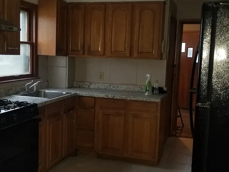 373 W Perry St — Photo 3