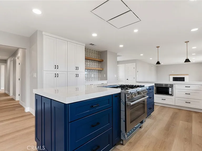 3019 Cresta Way — Photo 9
