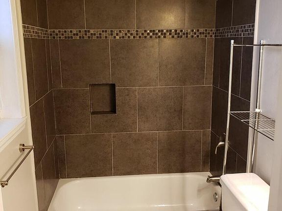5th image of 1215 Josephine St