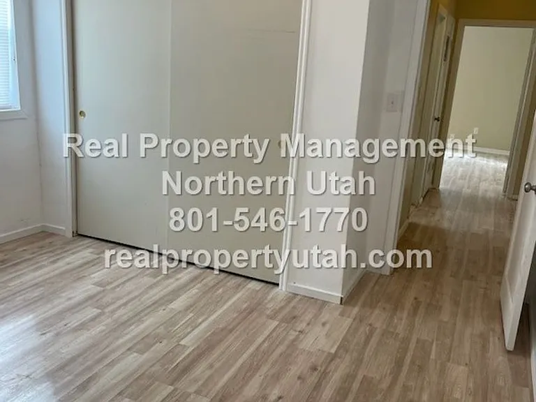 963 Rushton St — Photo 9