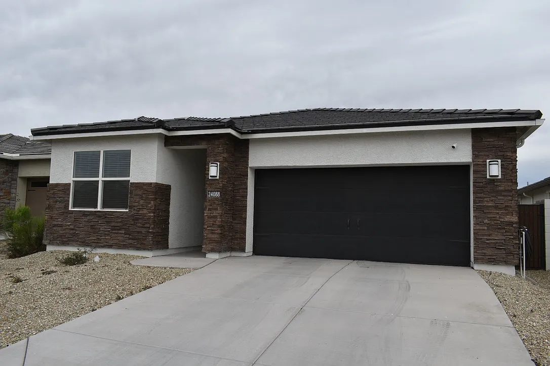 3 bed, 1601 sqft, $2,200 — Photo 1