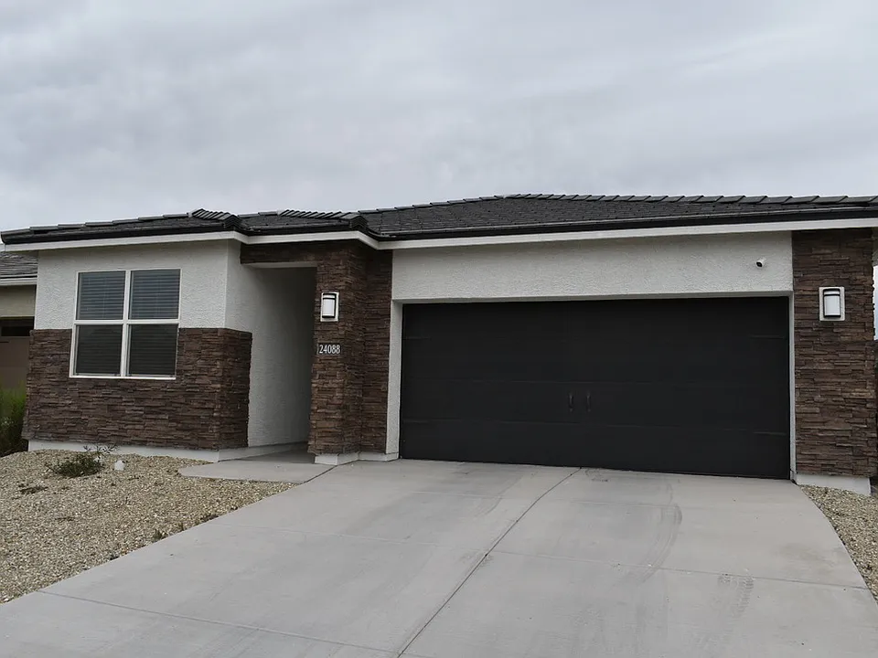 24088 W Whyman Ave
