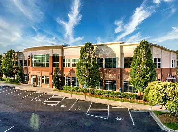 3rd image of 2315 W Arbors Dr #208B