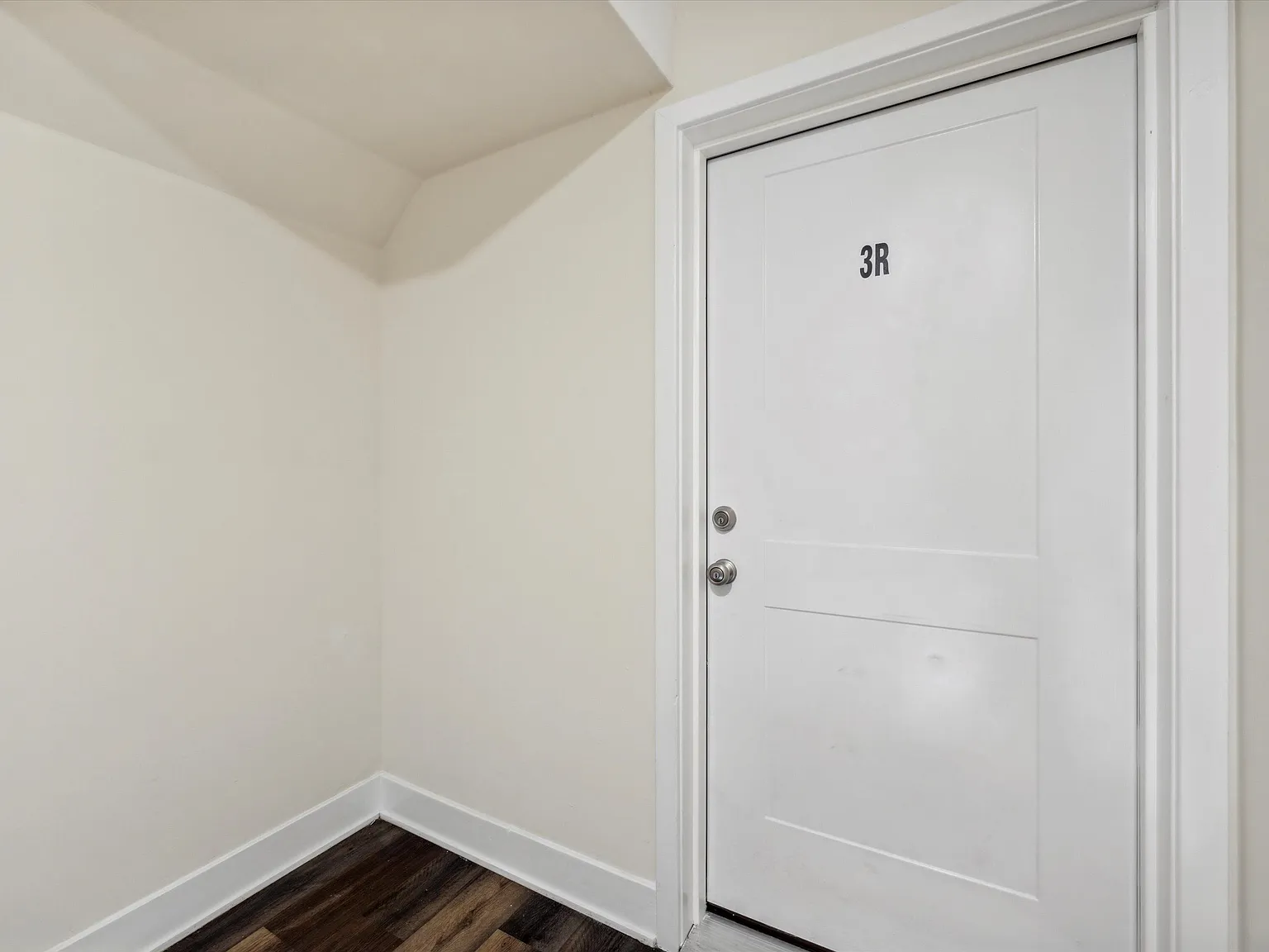 1804 W Berks St Unit 3R — Photo 3