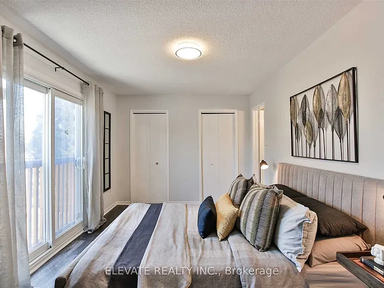 2131 Dufferin St — Photo 27
