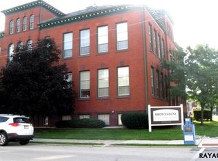 190 E Walnut St, Hanover, PA 17331