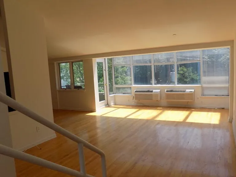 237 Great Neck Rd #4B — Photo 4