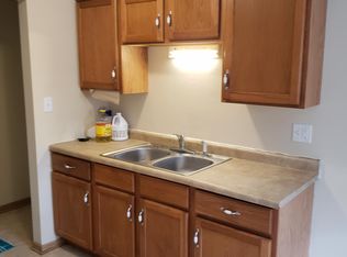 390 W Walnut St #2D, Kankakee, IL 60901