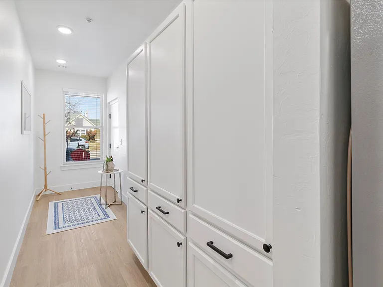 224 W Symmes St #201 — Photo 14