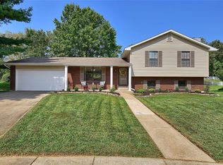 3 Graystone Park Ct, Saint Charles, MO
