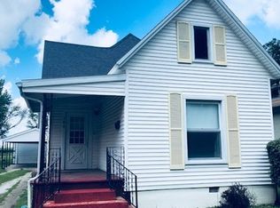 104 S Richman St, Villa Grove, IL 61956