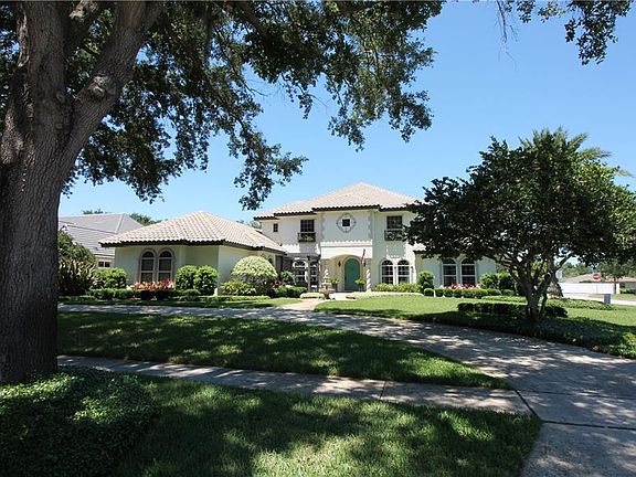 3rd image of 1741 Lake Grove Ln