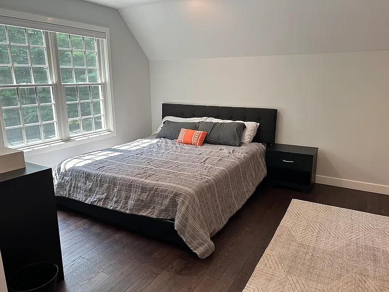 325 Church St — Photo 9