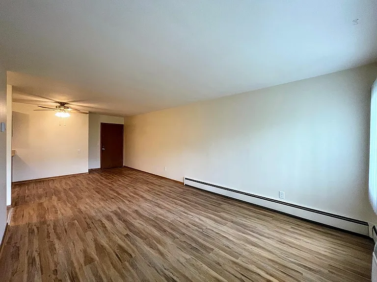 425 University Ave SE #307 — Photo 6
