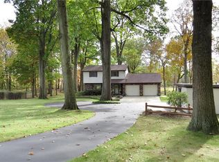 306 Holyoke Rd, Butler, PA 16001