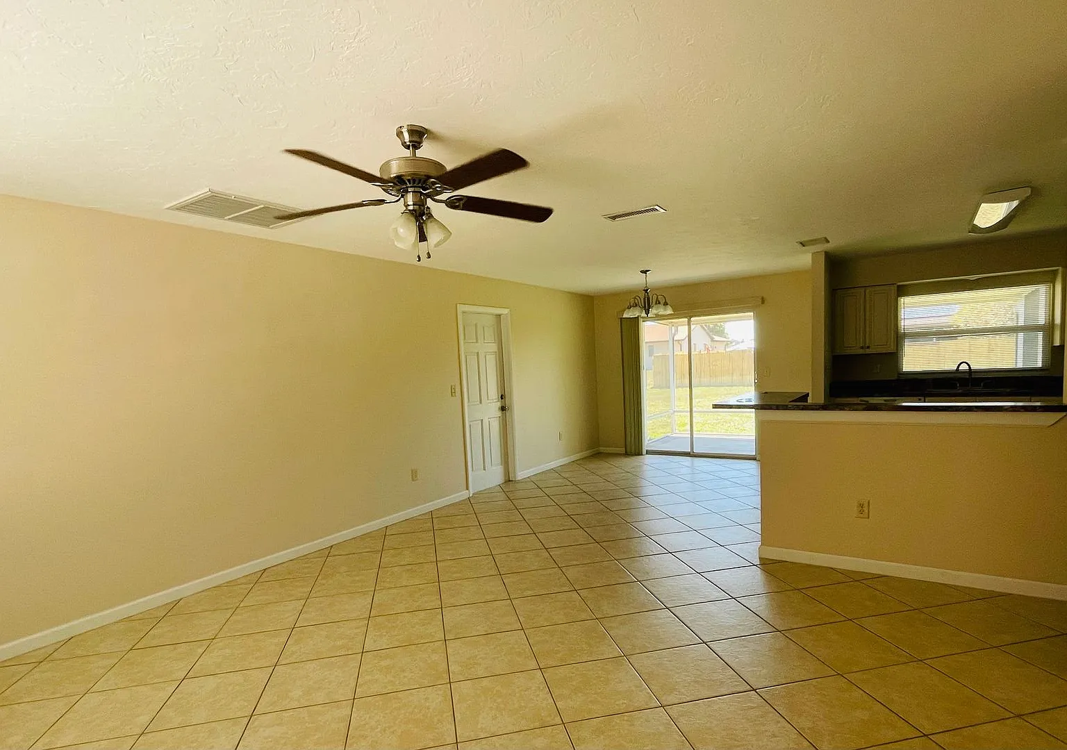 Port Charlotte Annual Rental — Photo 2