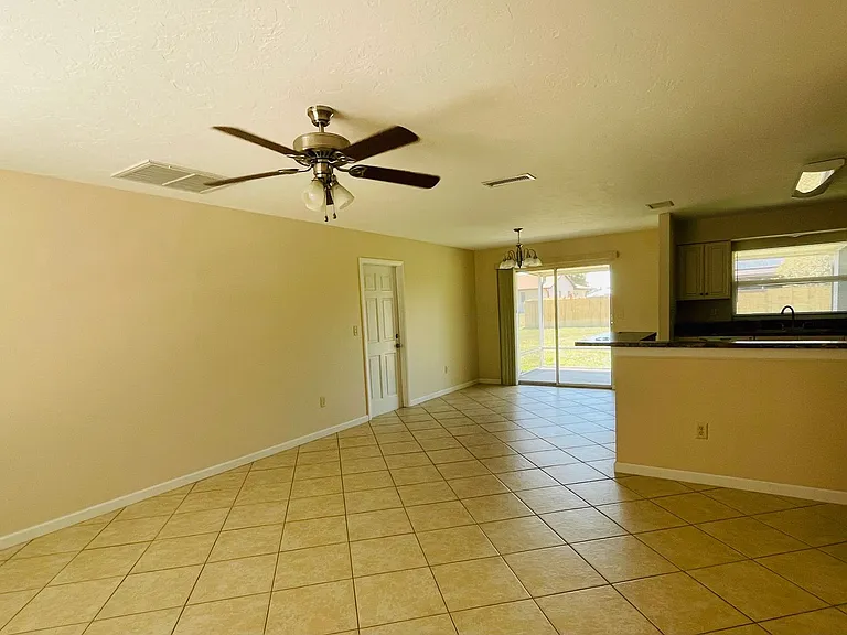 1506 Dewitt St — Photo 2
