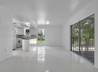 201 178th Dr APT 307, Sunny Isles Beach, FL 33160