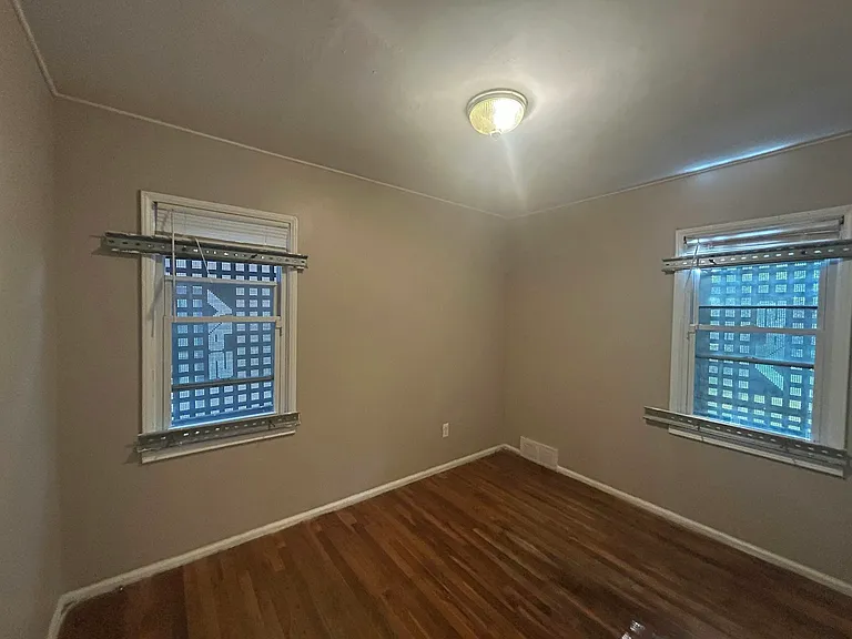 19313 Stahelin Ave — Photo 10