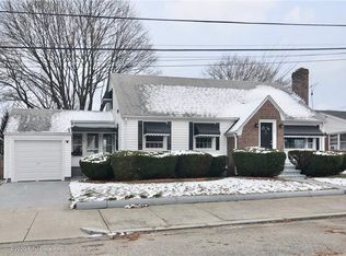 81 Oakwood Ave, Providence, RI 02909