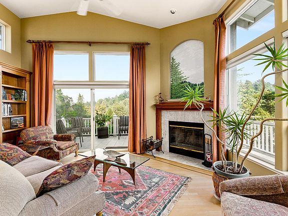 2nd image of 435 Isbel Dr