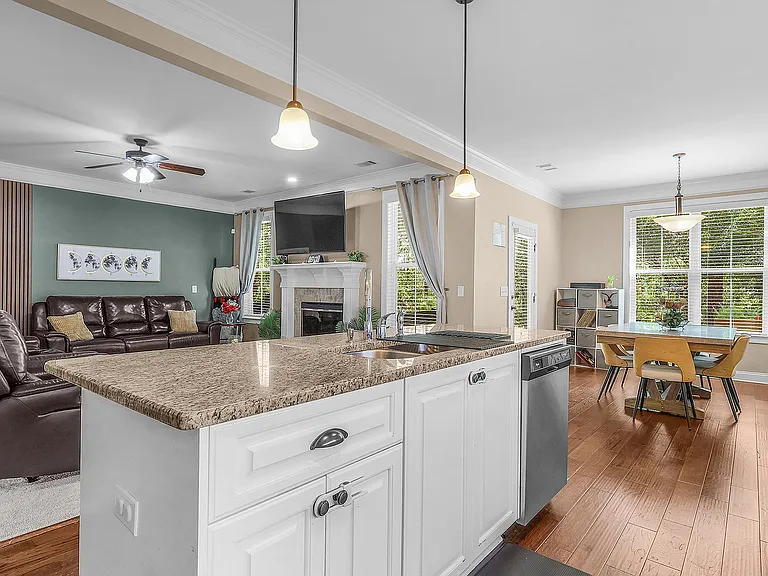 113 Greystone Dr — Photo 17