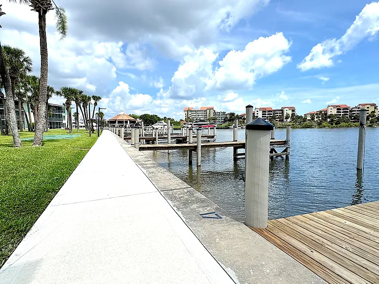 721 S Beach St — Photo 24