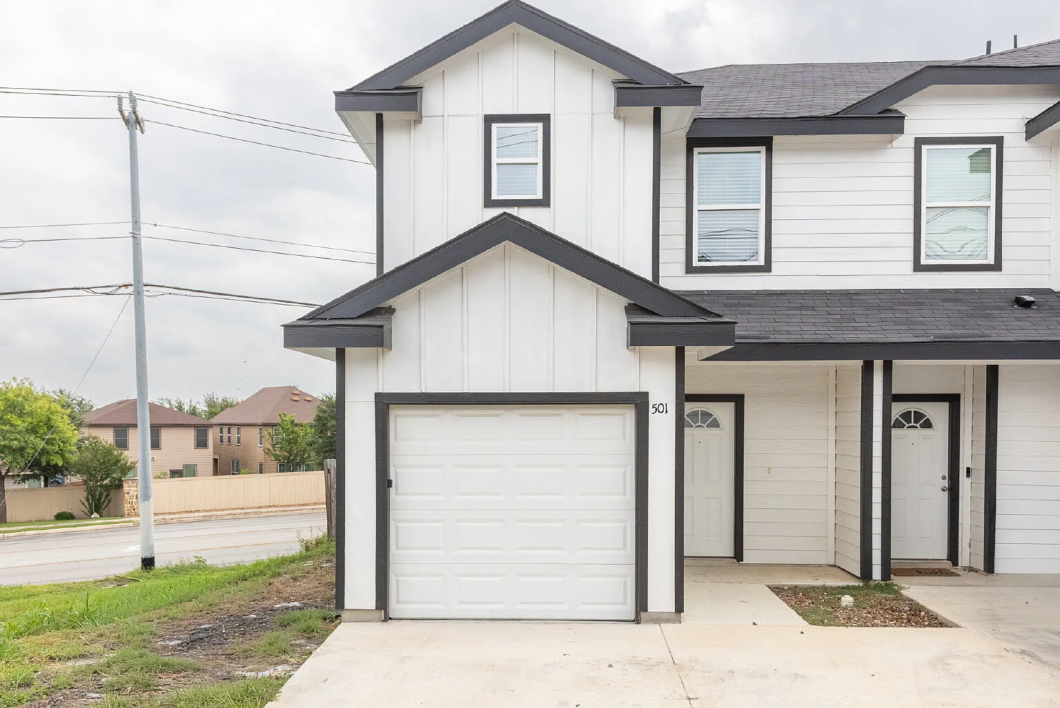 3 bed, 2.5 bath, 1200 sqft, $1,295 — Photo 2
