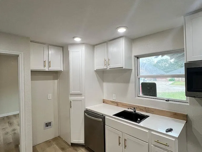 719 English St — Photo 3