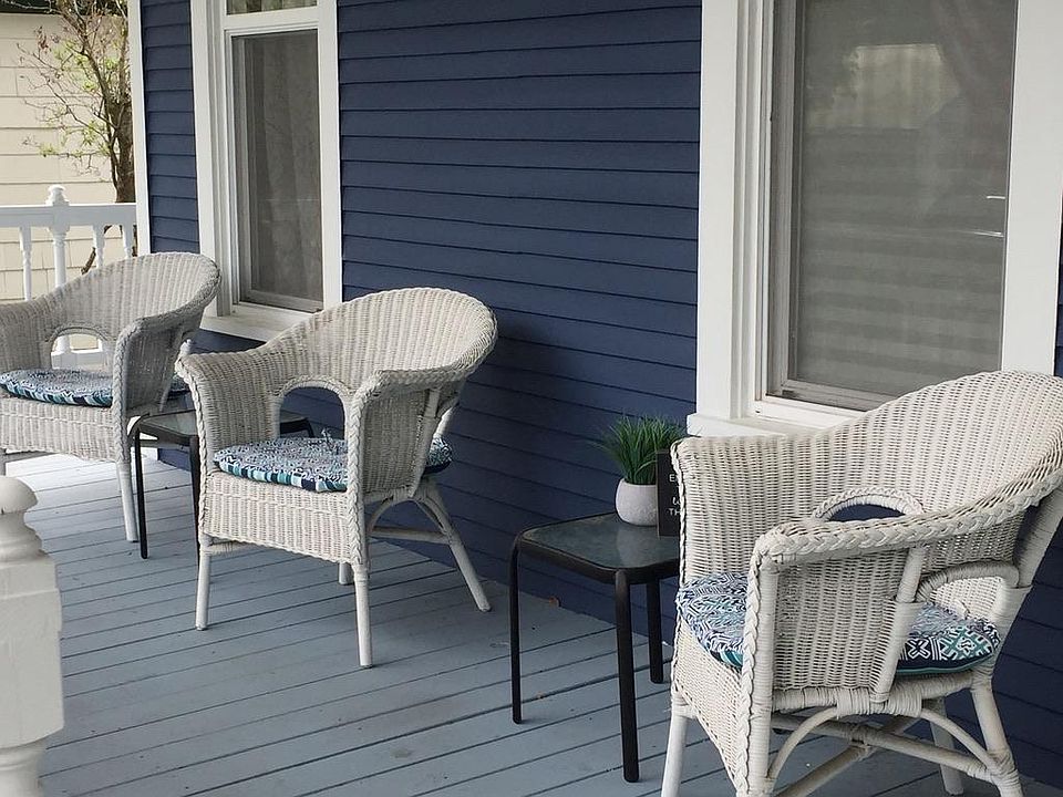 Front porch seating