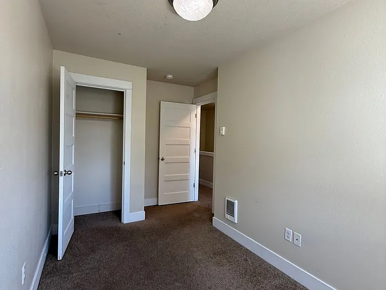 8527-8539 SE Clinton 7 plex — Photo 12