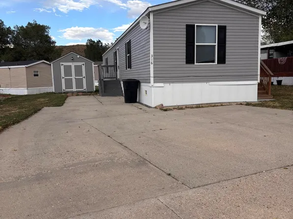 316 Columbine Dr, Casper, WY 82604