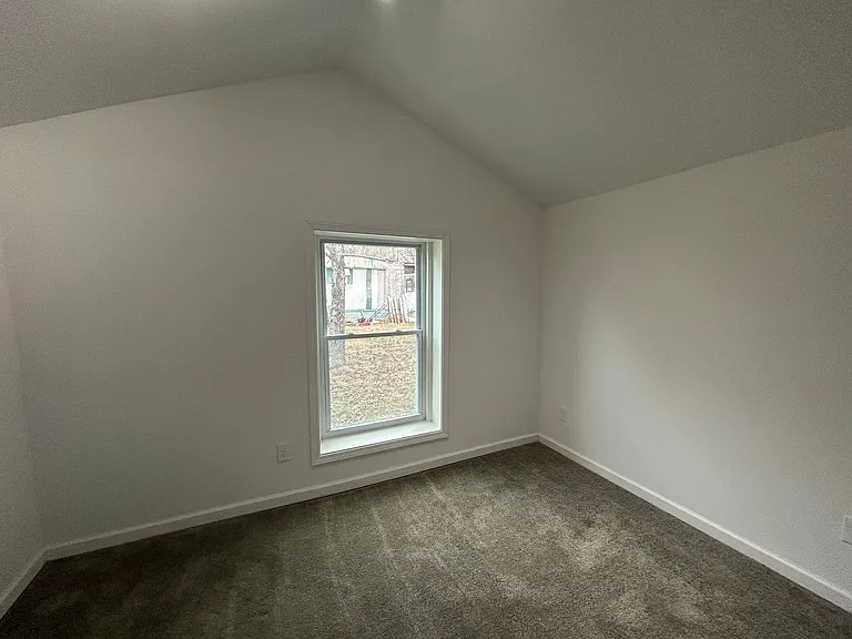 614 Maple Rd — Photo 14