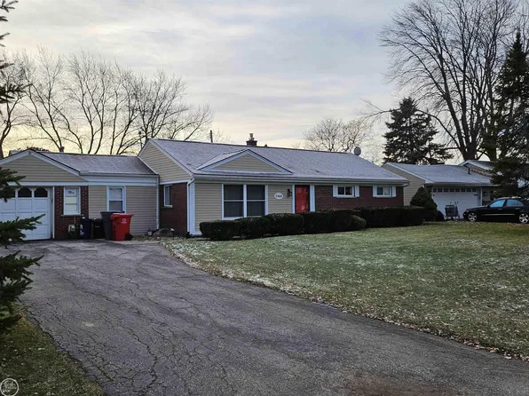 37488 Edgewood St, Clinton Township, MI 48036