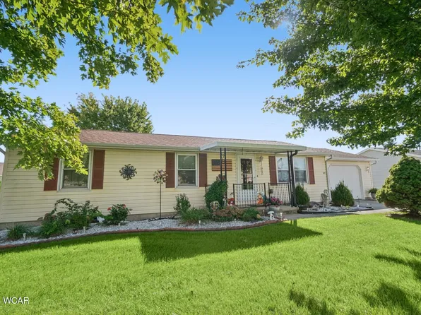 922 Dearbaugh Ave, Wapakoneta, OH 45895
