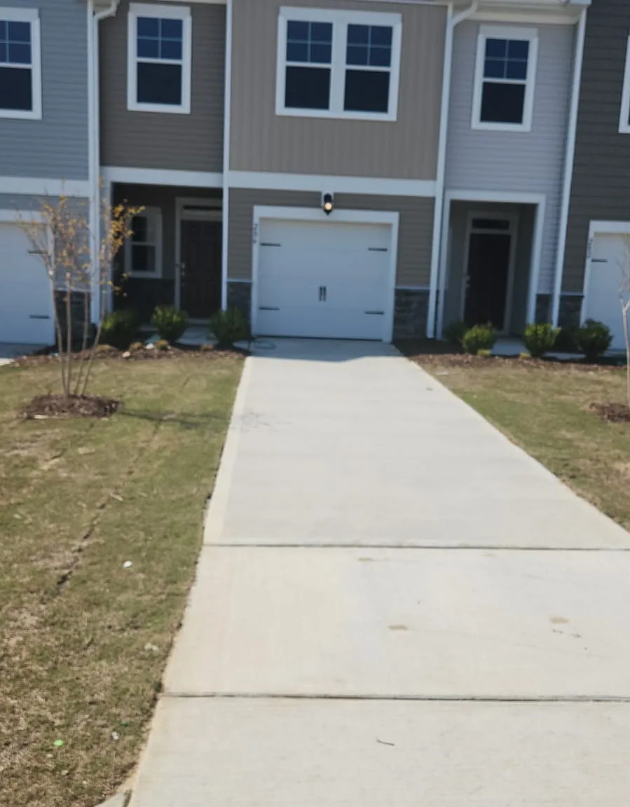 3 bed, 1581 sqft, $1,800 — Photo 1