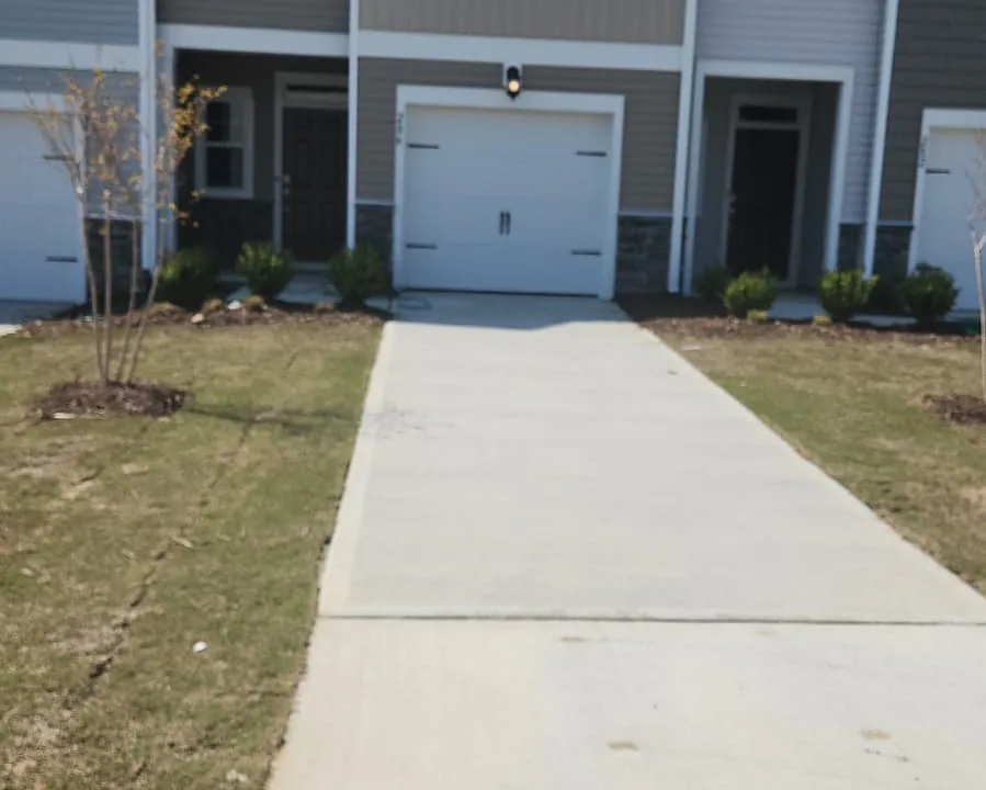 286 Paramount Dr