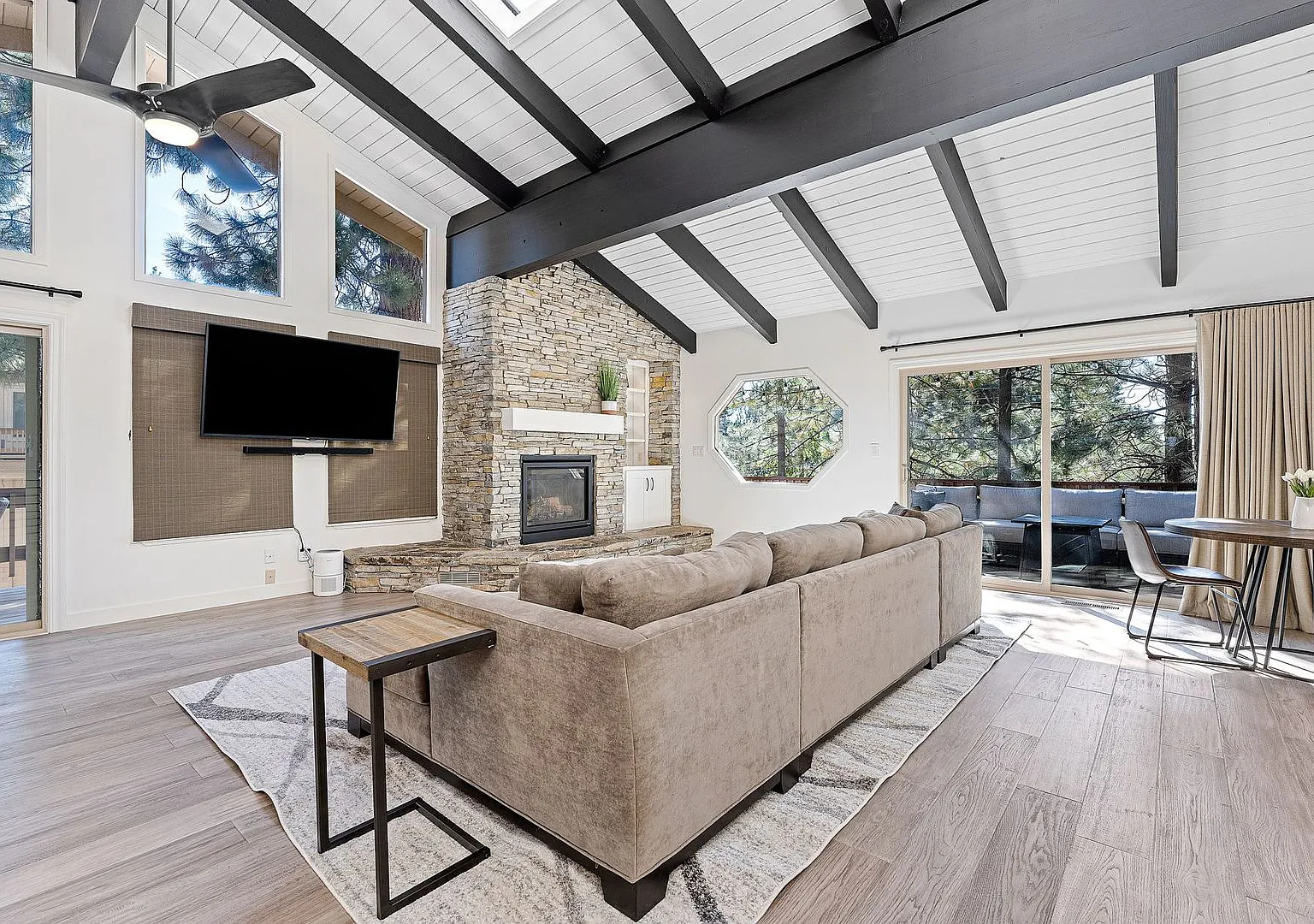 3 Bed 2 Bath Seasonal Rental — Photo 3