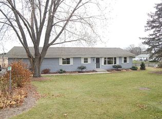 N8340 Swansea Dr, Ixonia, WI 53036