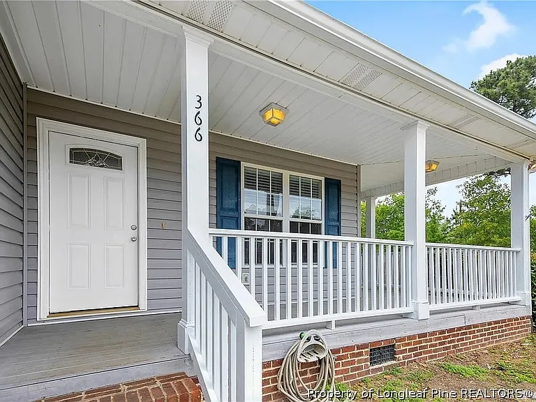 366 Colonial Hills Dr — Photo 3