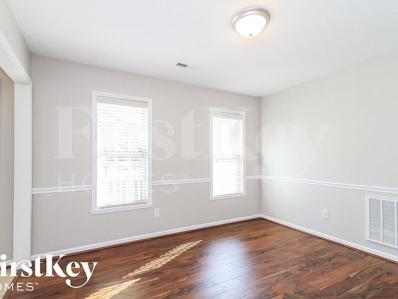 5th image of 483 Old Cypress Dr